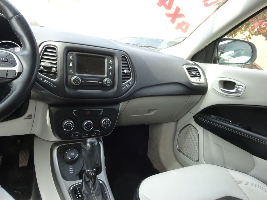 Photo 12 of this JEEP COMPASS
