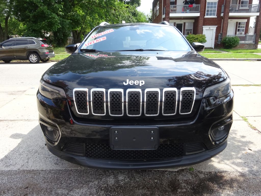 Photo 2 of this JEEP CHEROKEE