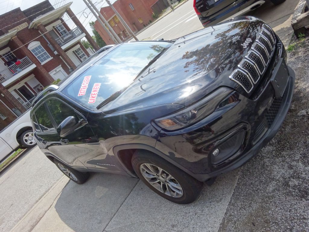 Photo 3 of this JEEP CHEROKEE