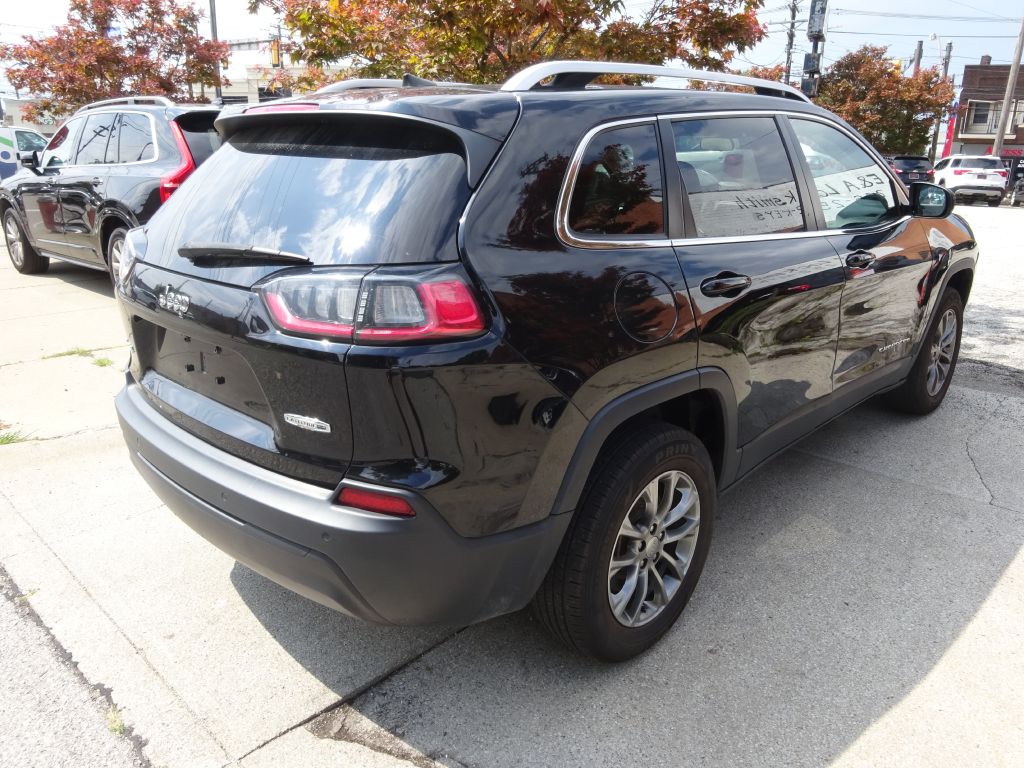 Photo 5 of this JEEP CHEROKEE