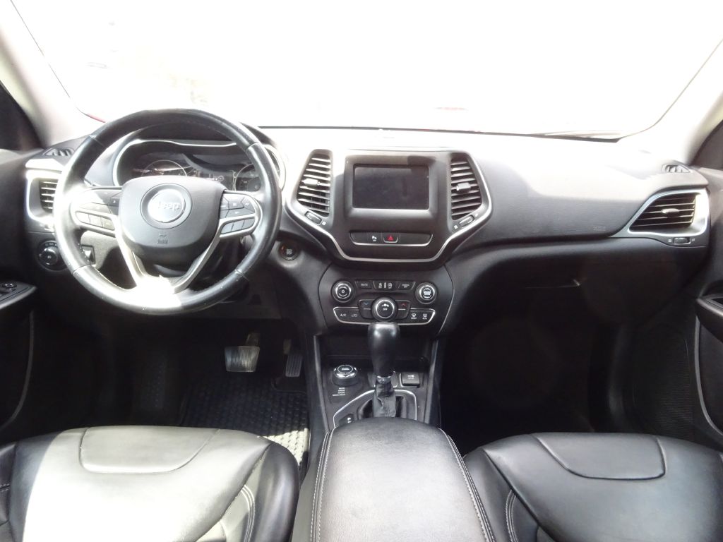 Photo 10 of this JEEP CHEROKEE