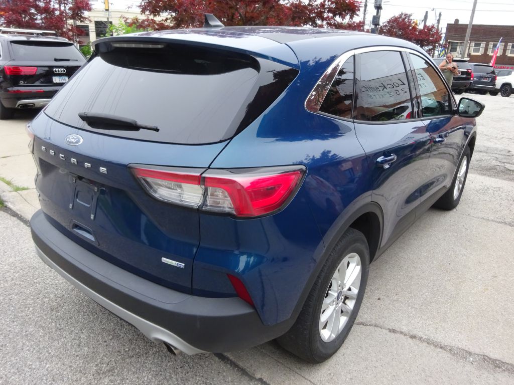 Photo 5 of this FORD ESCAPE