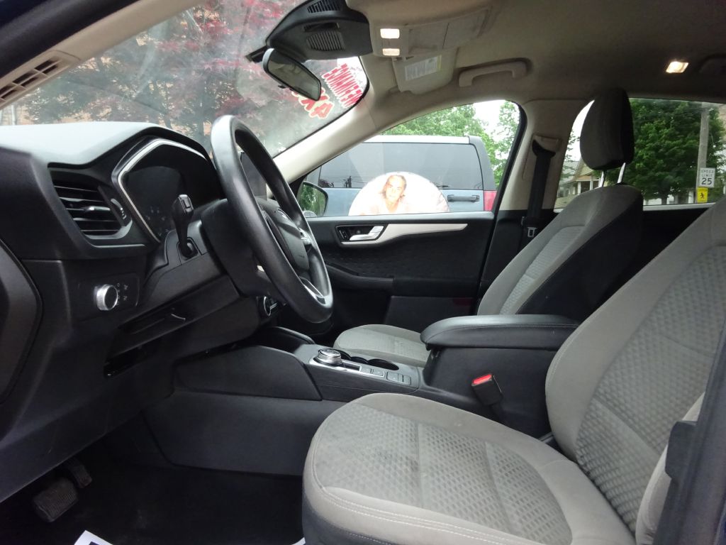 Photo 8 of this FORD ESCAPE