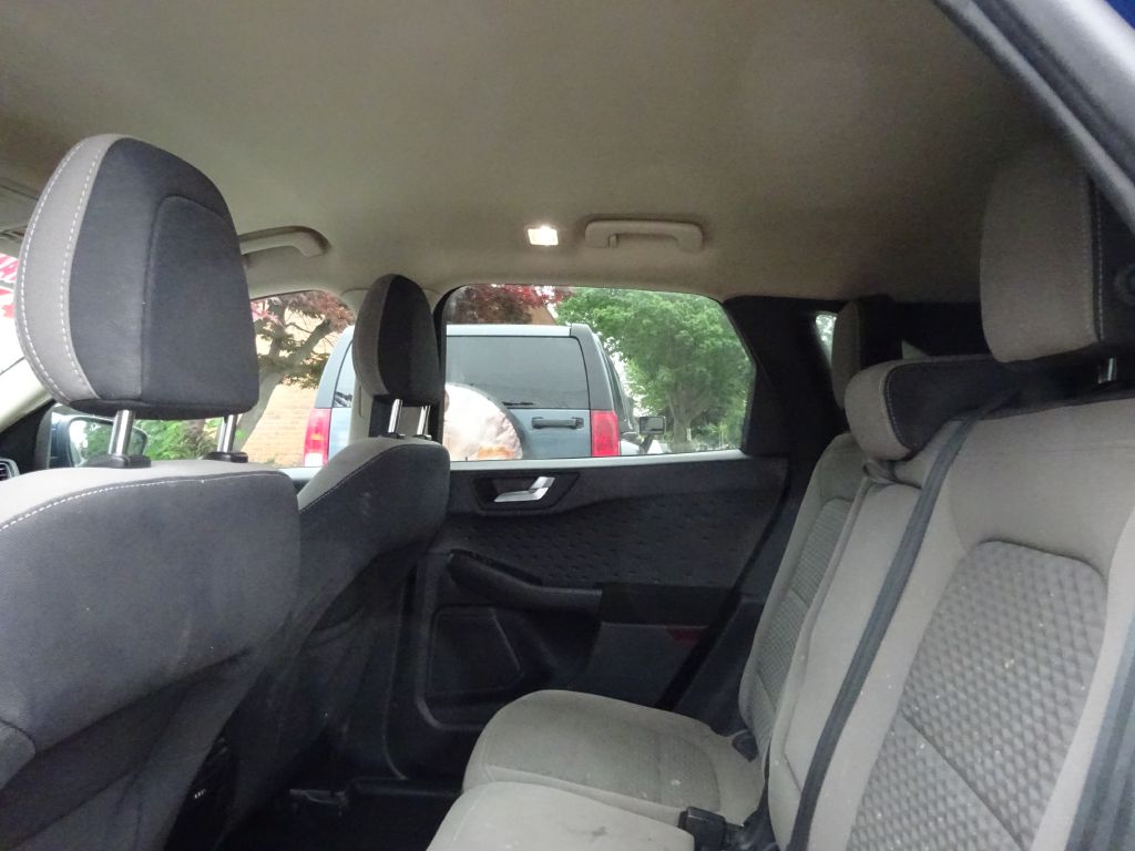 Photo 9 of this FORD ESCAPE