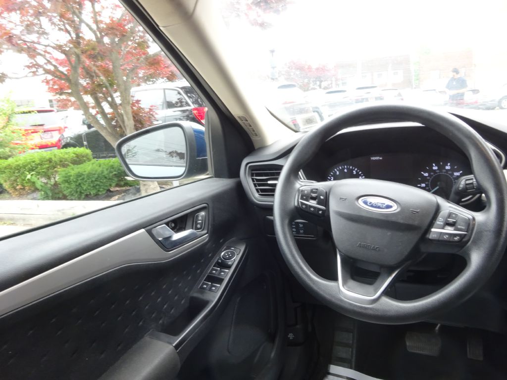 Photo 11 of this FORD ESCAPE