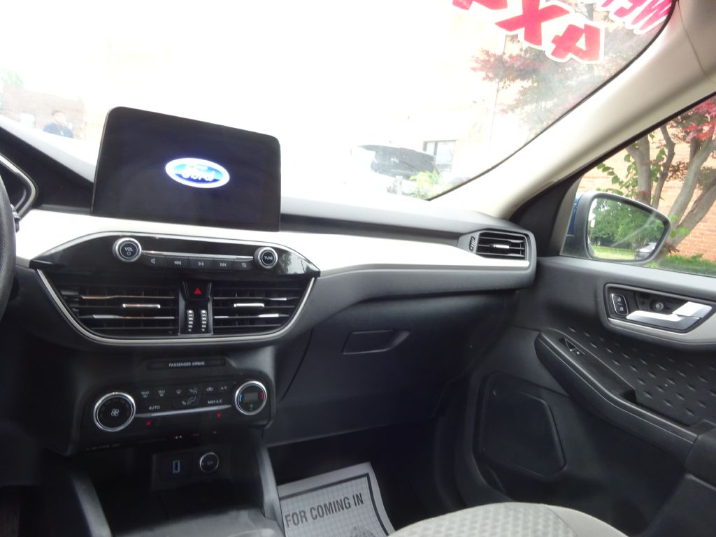 Photo 12 of this FORD ESCAPE
