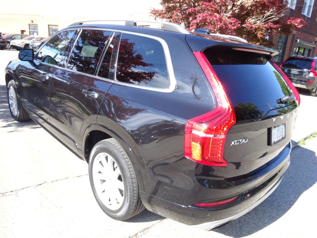 Photo 6 of this VOLVO XC90