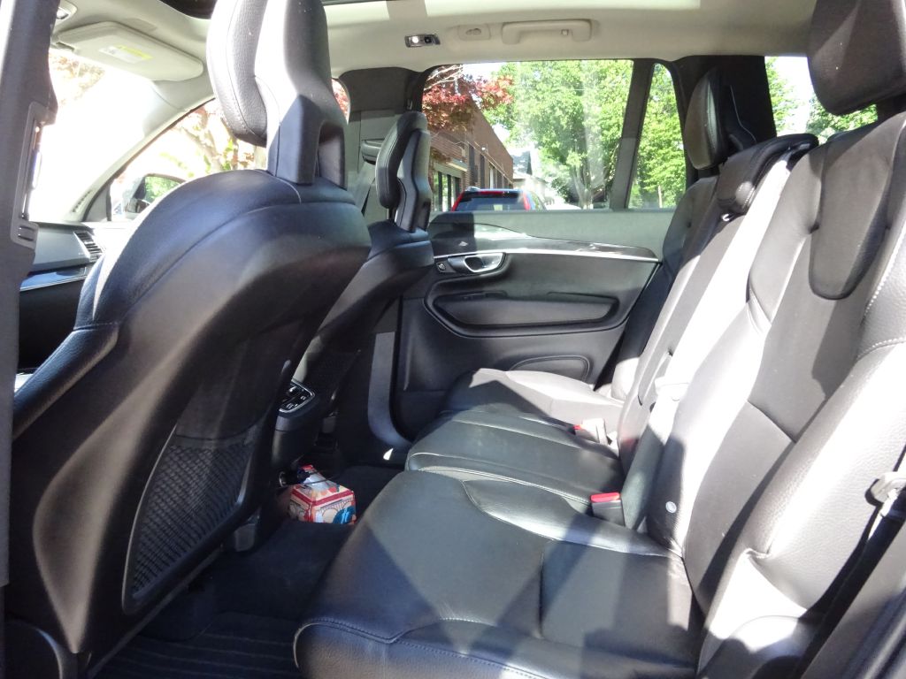 Photo 10 of this VOLVO XC90