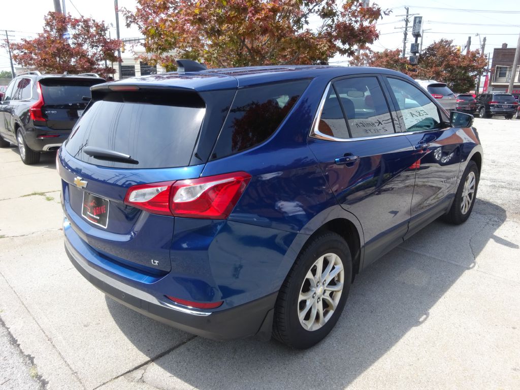 Photo 5 of this CHEVROLET EQUINOX