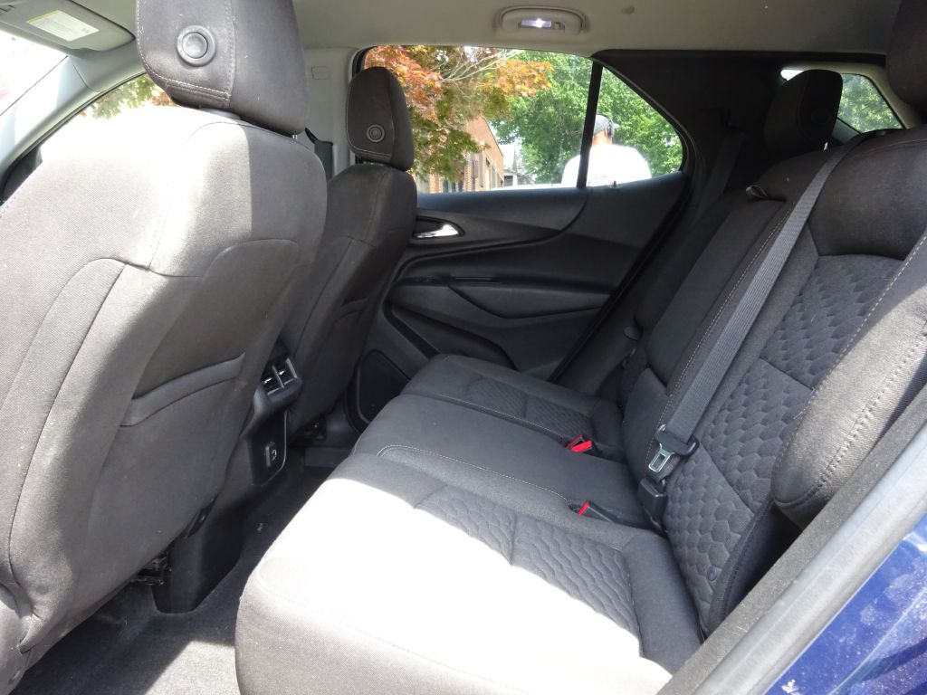Photo 9 of this CHEVROLET EQUINOX