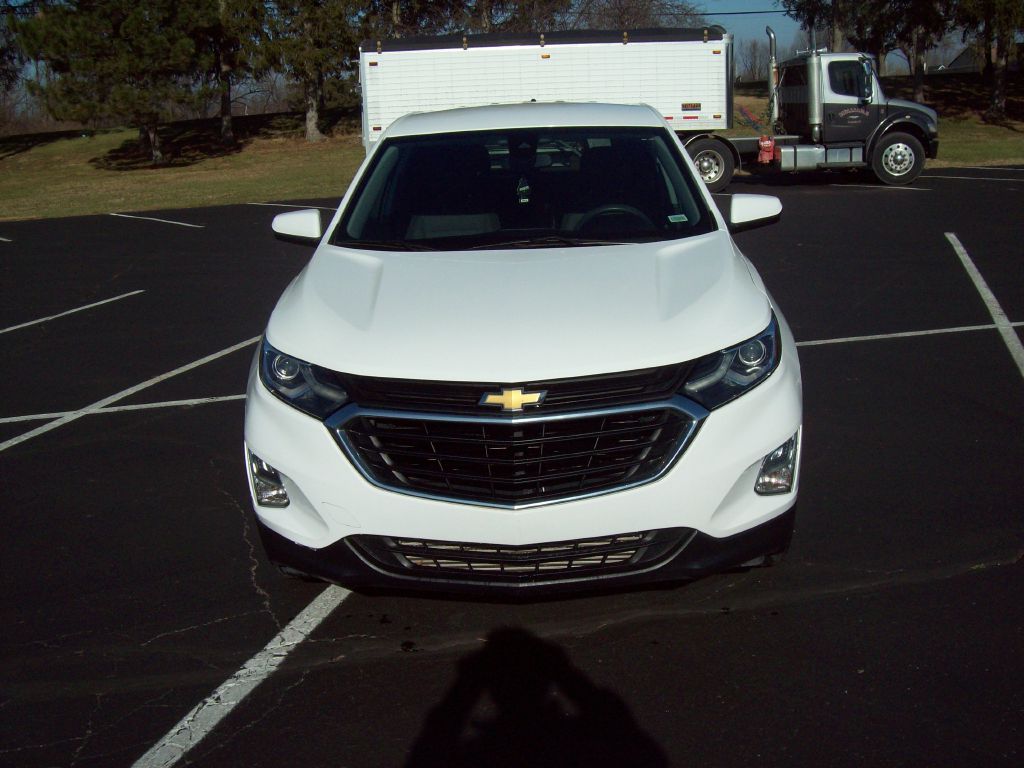 Photo 2 of this CHEVROLET EQUINOX