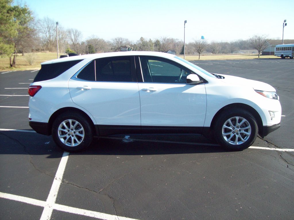 Photo 4 of this CHEVROLET EQUINOX