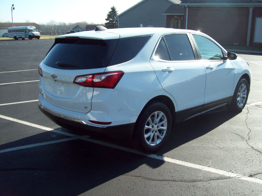 Photo 5 of this CHEVROLET EQUINOX
