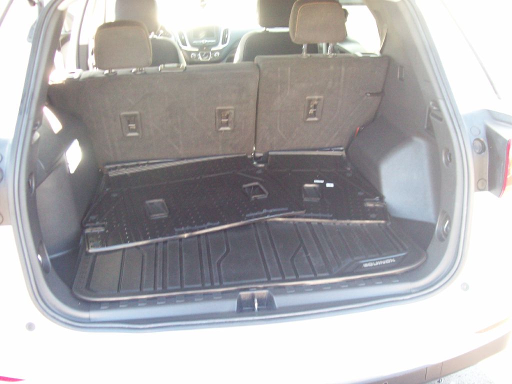 Photo 11 of this CHEVROLET EQUINOX