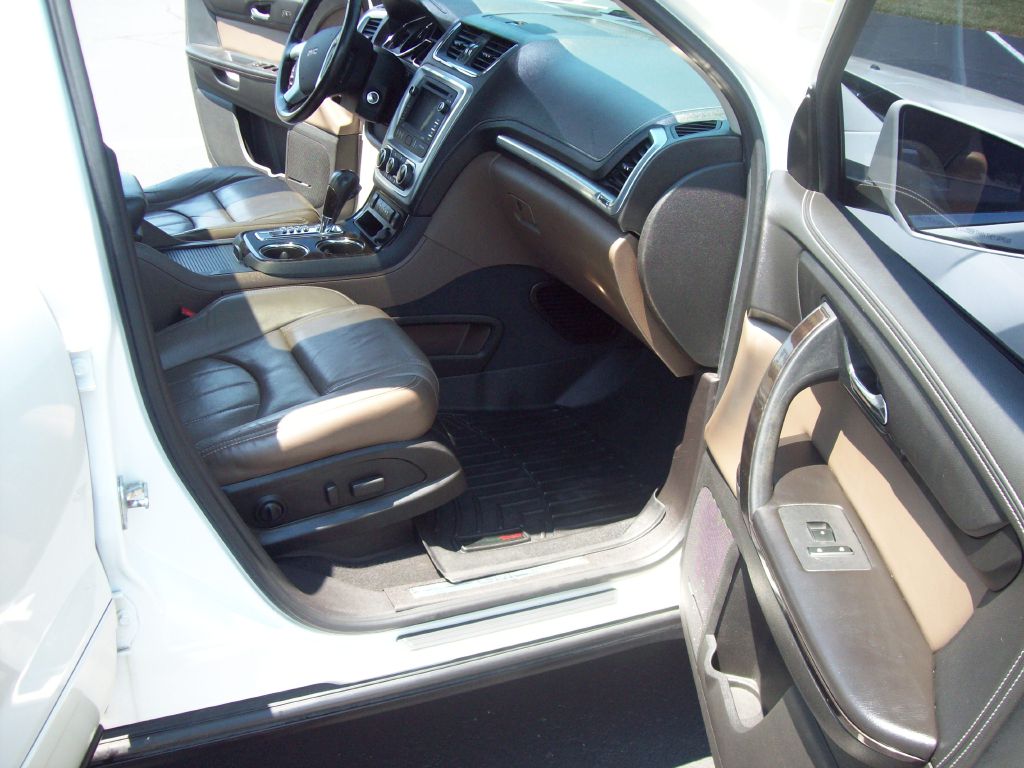 Photo 13 of this GMC ACADIA