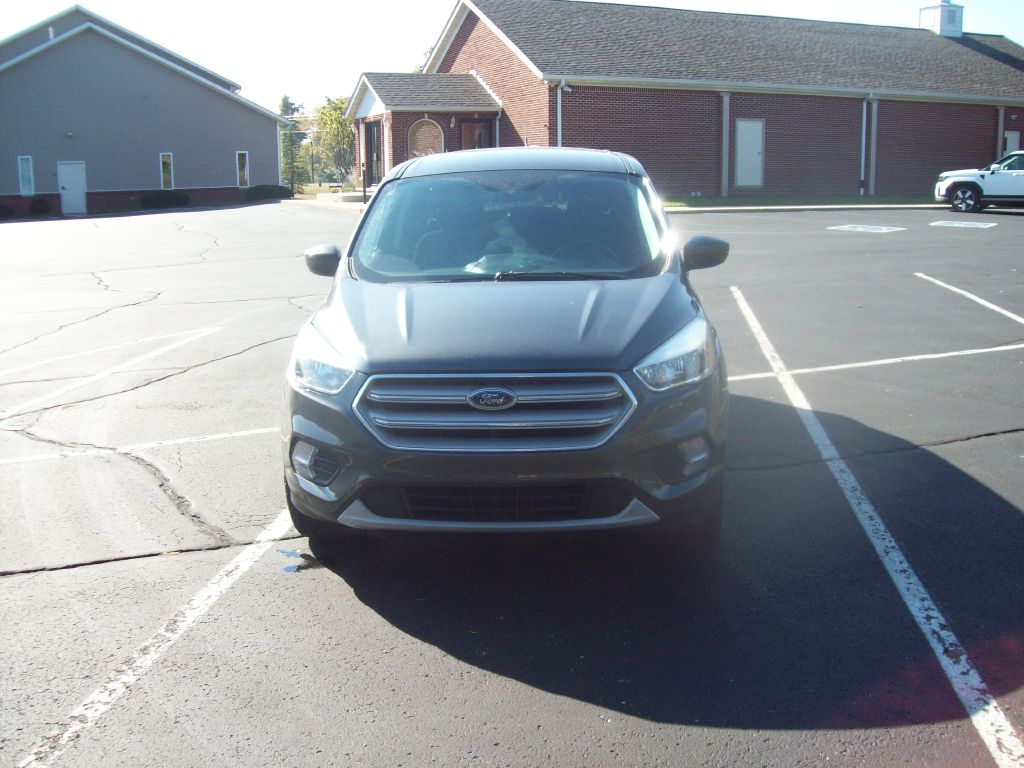 Photo 2 of this FORD ESCAPE