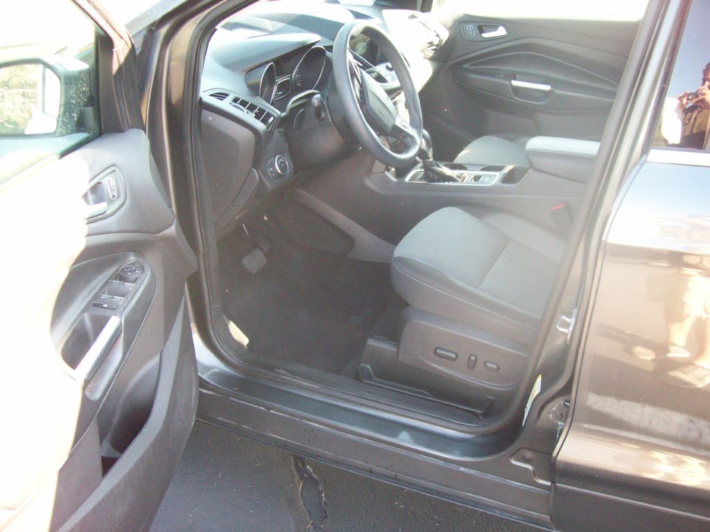 Photo 10 of this FORD ESCAPE