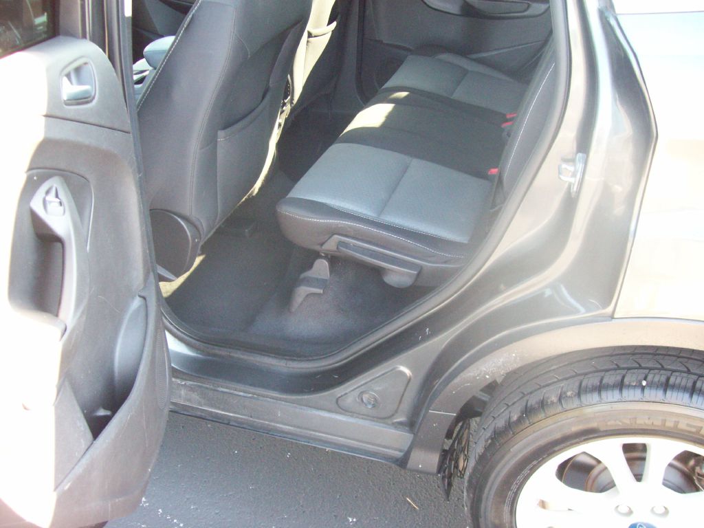 Photo 11 of this FORD ESCAPE