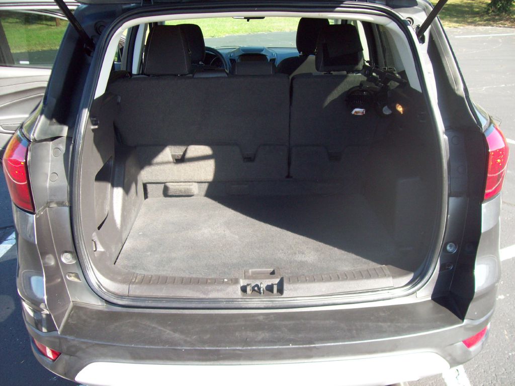 Photo 12 of this FORD ESCAPE