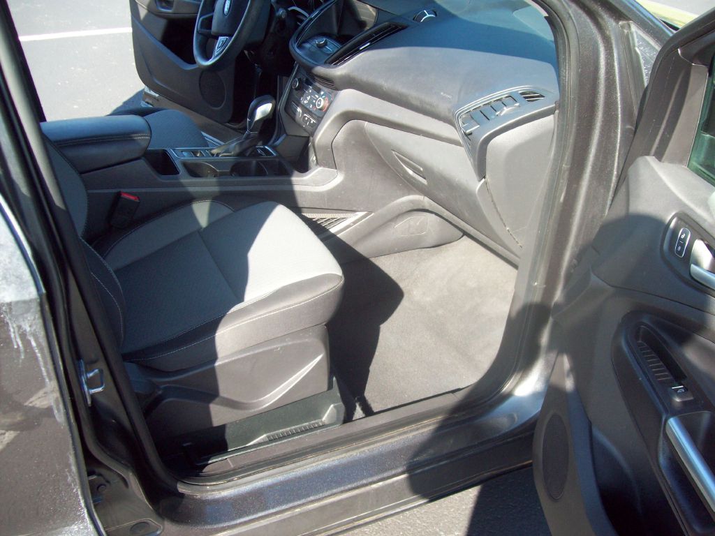 Photo 14 of this FORD ESCAPE