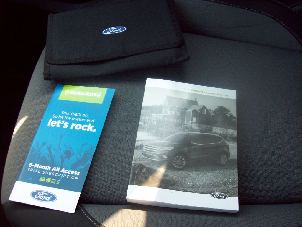 Photo 18 of this FORD ESCAPE