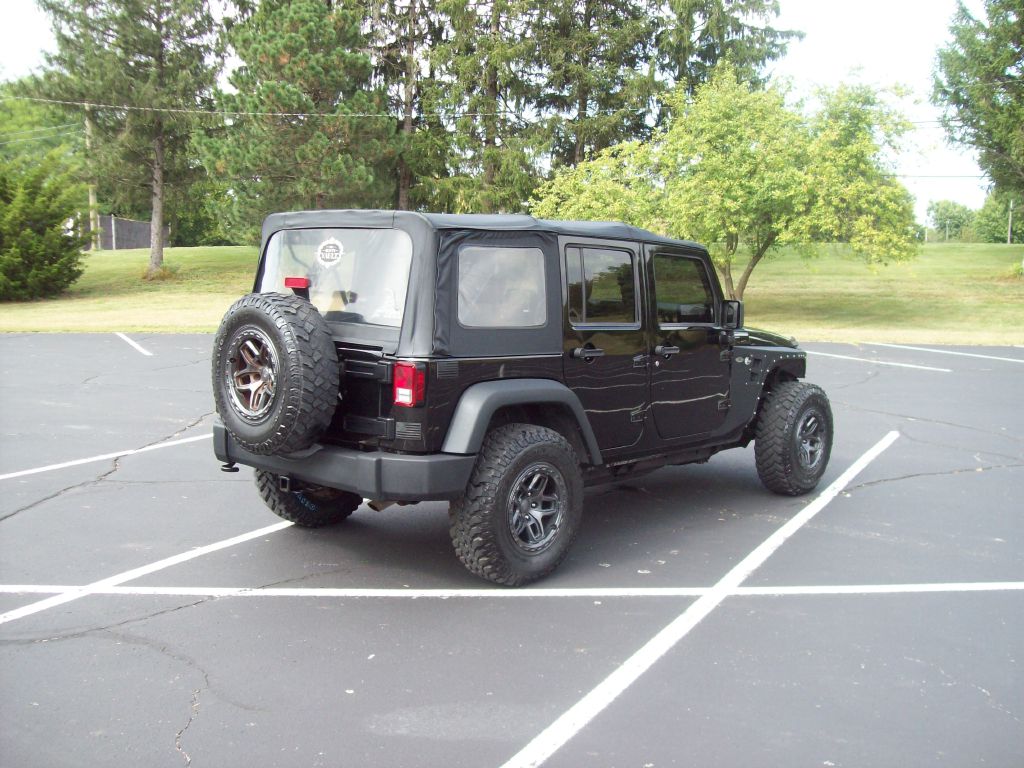 Photo 5 of this JEEP WRANGLER UNLIMI