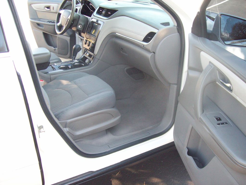 Photo 14 of this CHEVROLET TRAVERSE