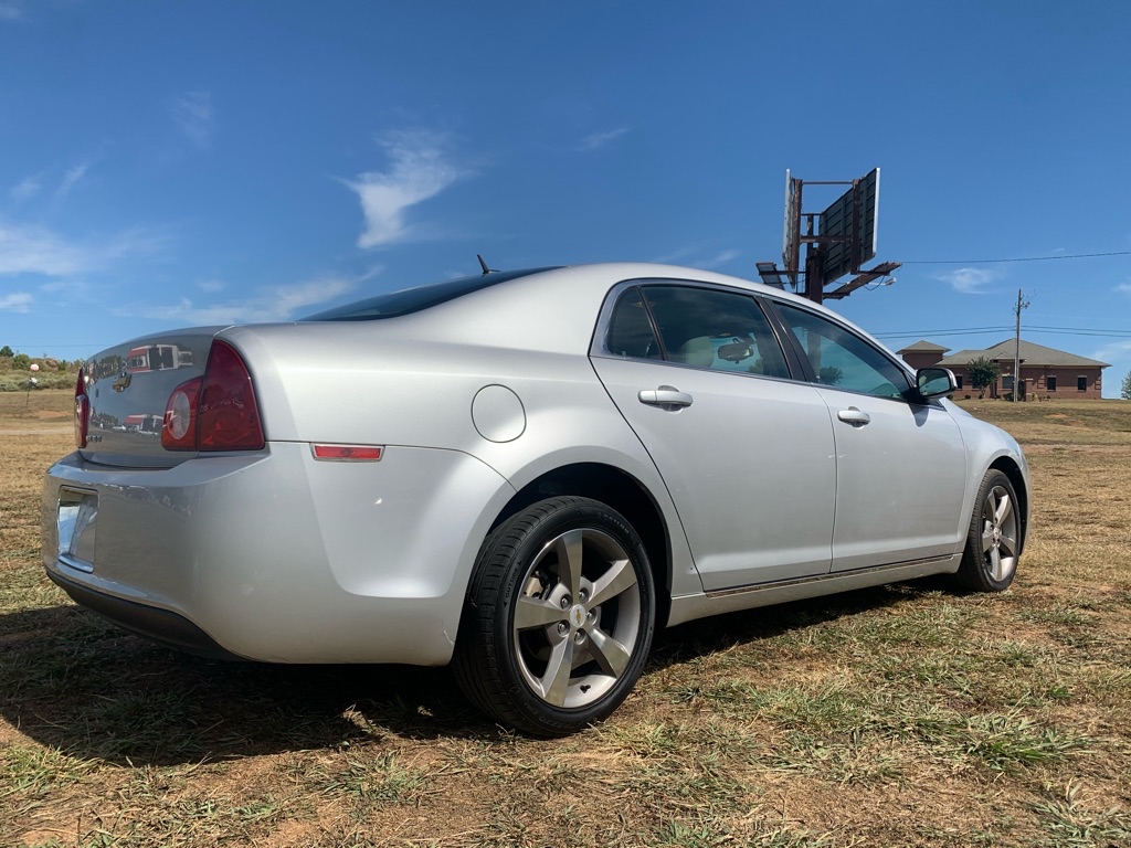 Photo 7 of this CHEVROLET MALIBU
