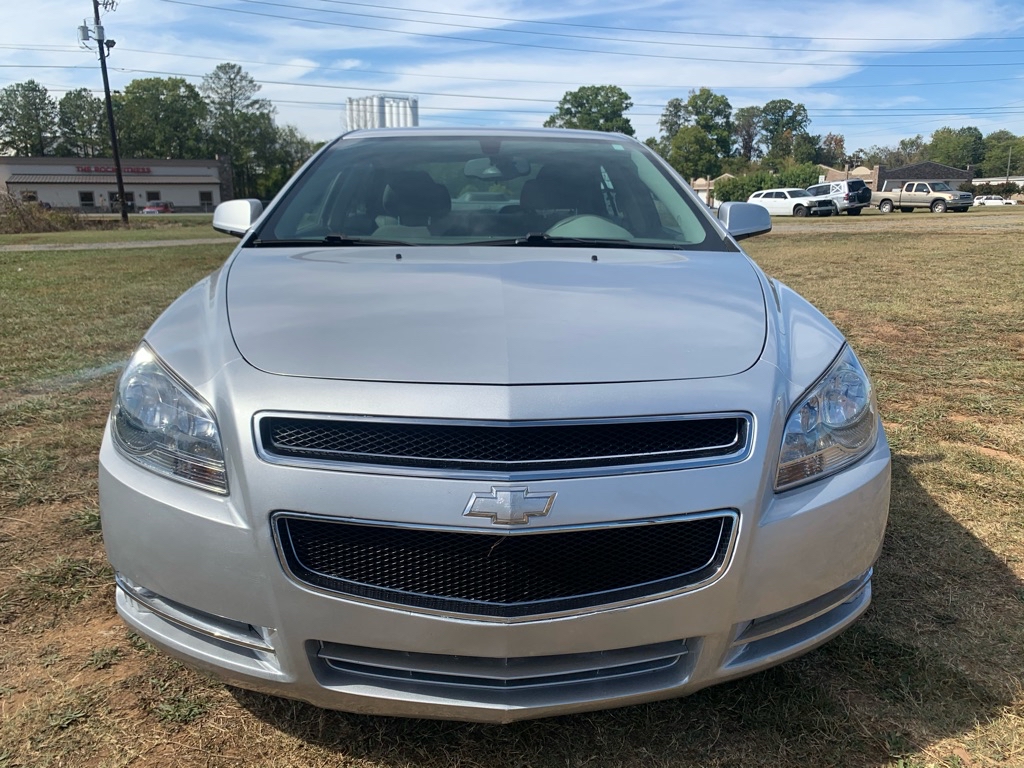 Photo 4 of this CHEVROLET MALIBU