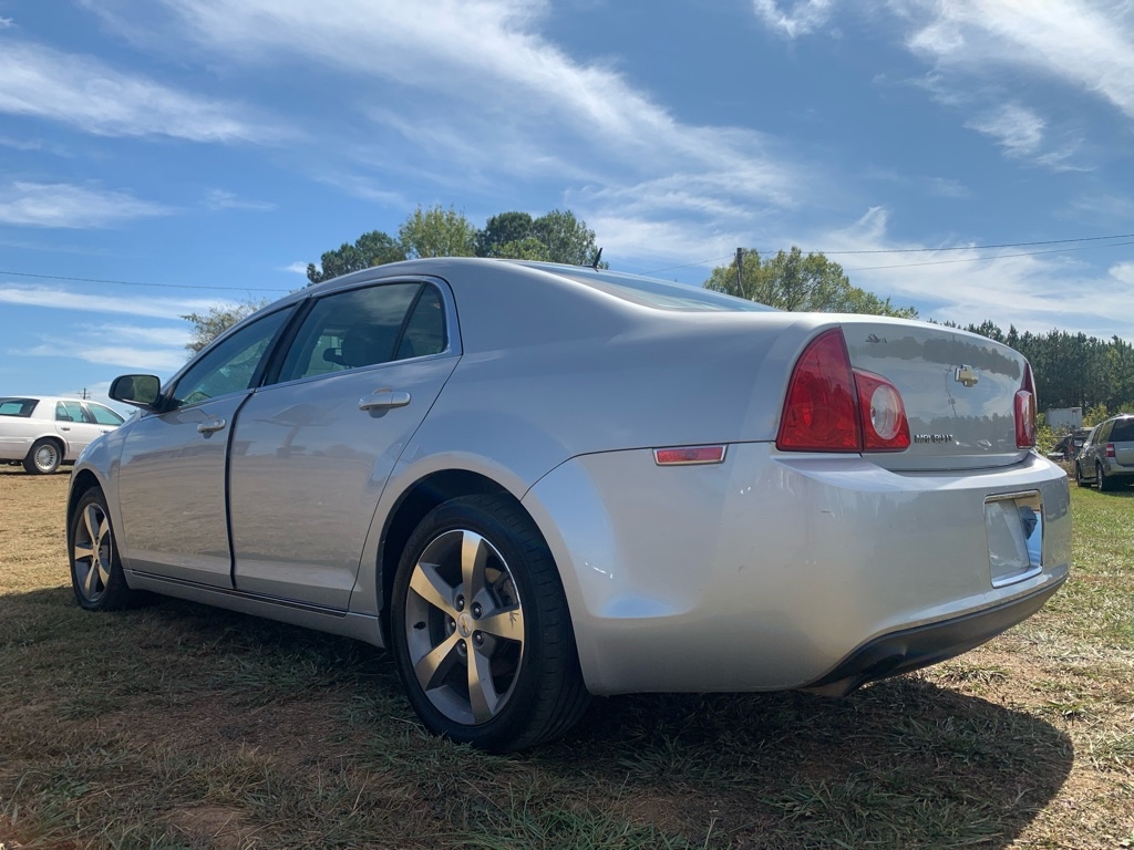 Photo 5 of this CHEVROLET MALIBU