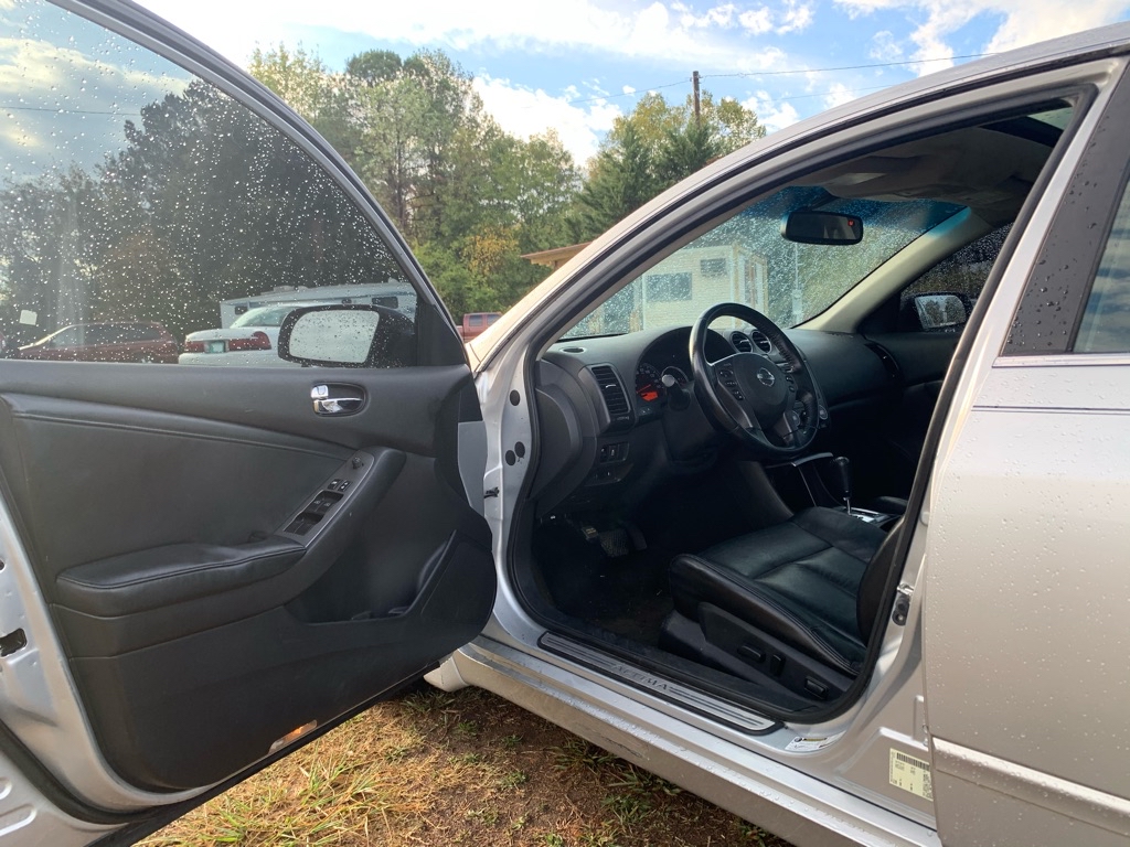 Photo 15 of this NISSAN ALTIMA