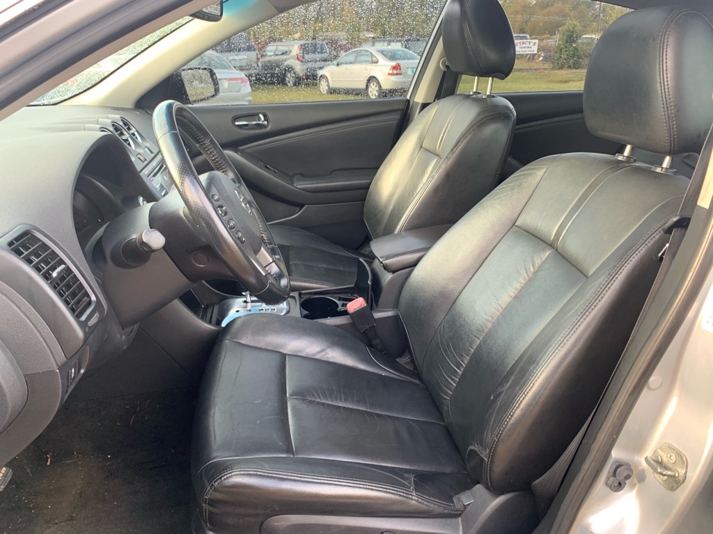 Photo 12 of this NISSAN ALTIMA
