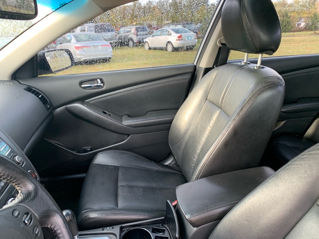 Photo 14 of this NISSAN ALTIMA