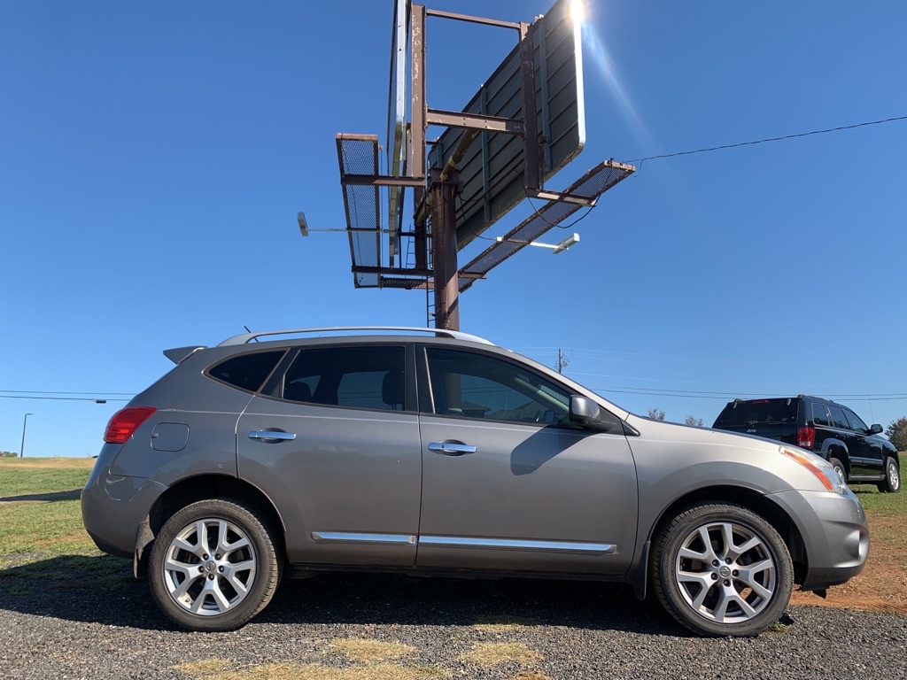 Photo 7 of this NISSAN ROGUE