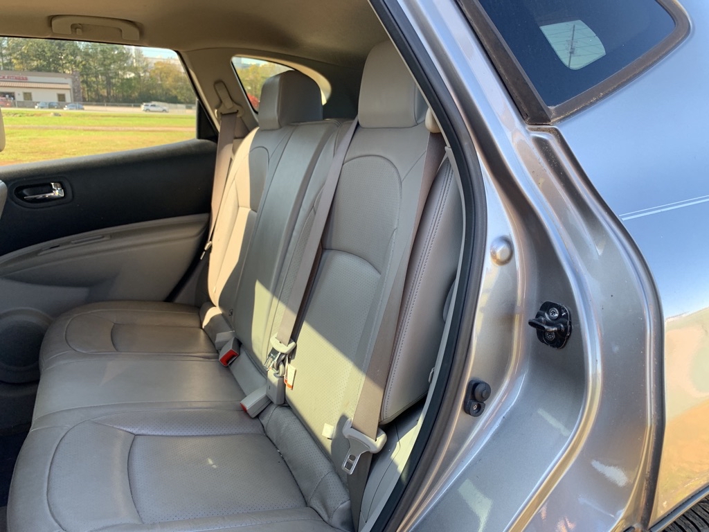 Photo 8 of this NISSAN ROGUE