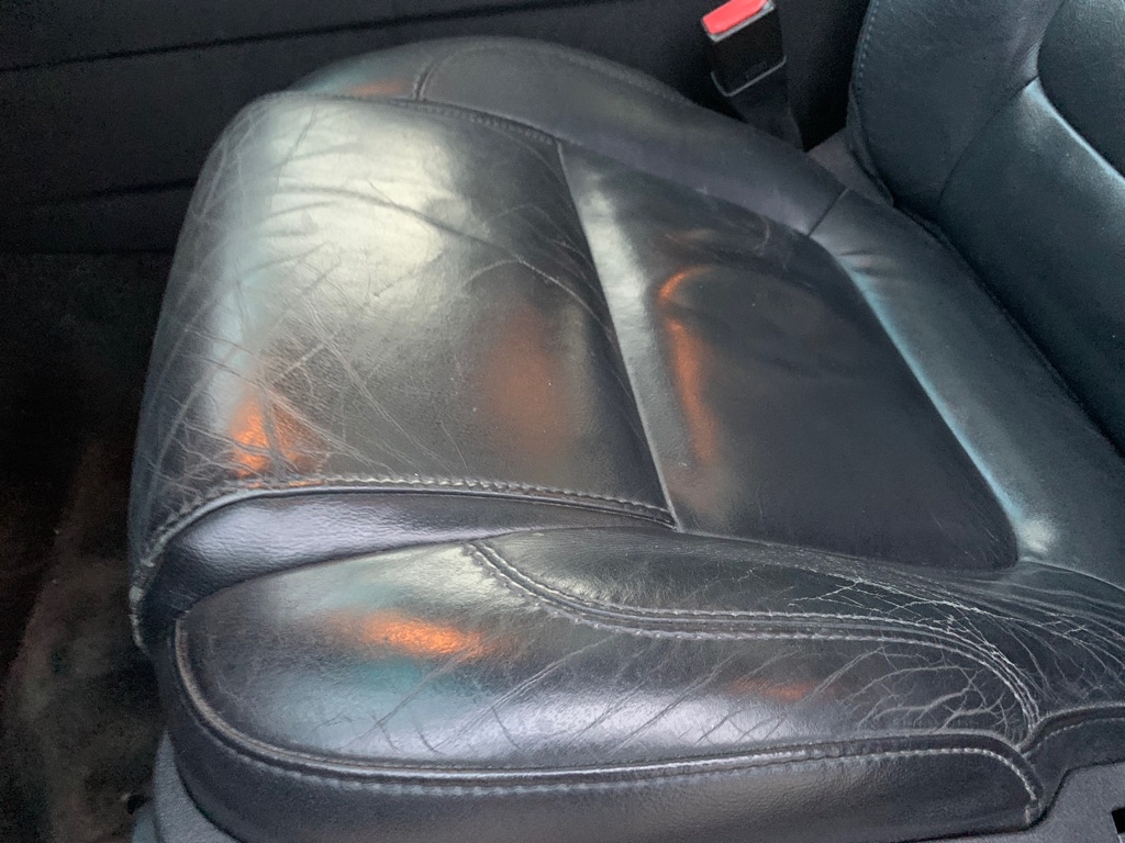 Photo 14 of this FORD EXPLORER