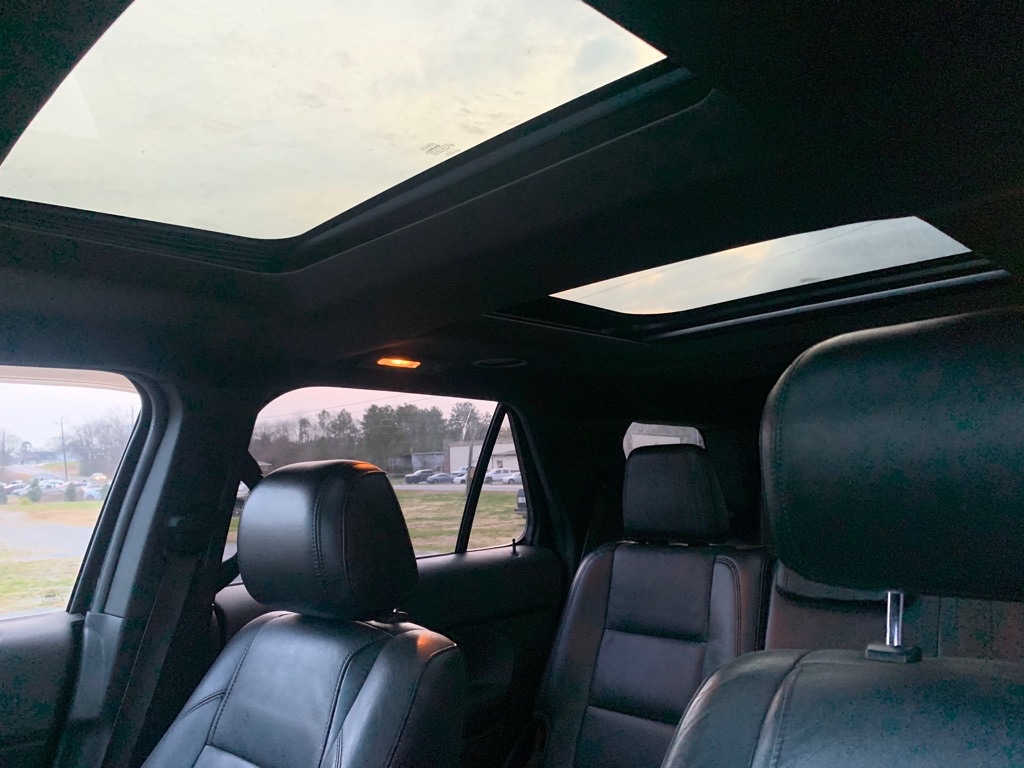 Photo 17 of this FORD EXPLORER