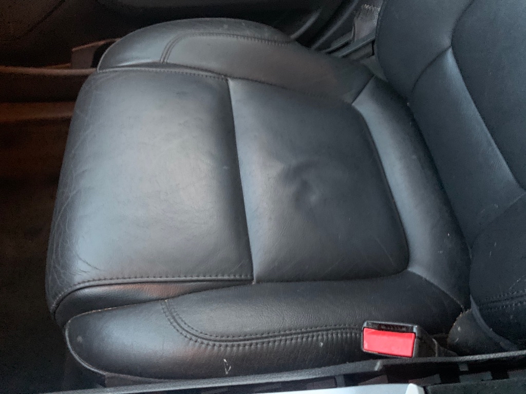 Photo 12 of this FORD EXPLORER