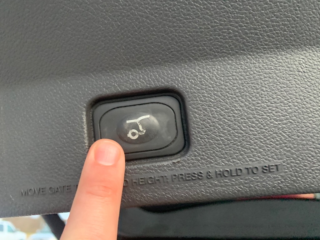 Photo 8 of this FORD EXPLORER