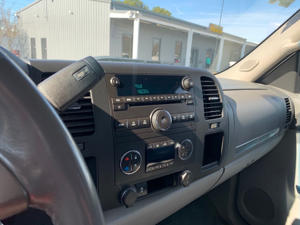 Photo 14 of this GMC SIERRA