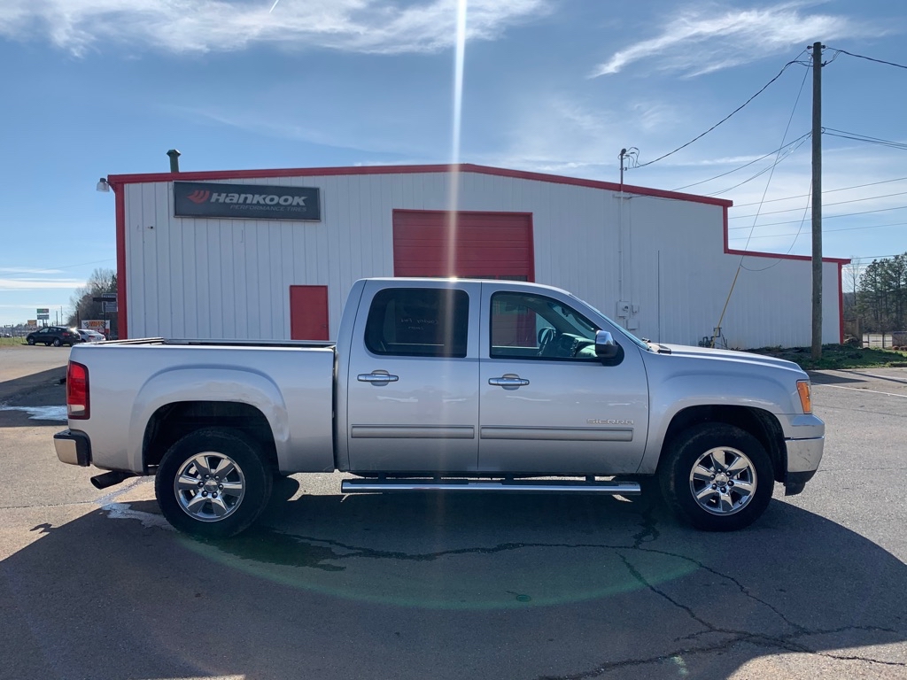 Photo 8 of this GMC SIERRA