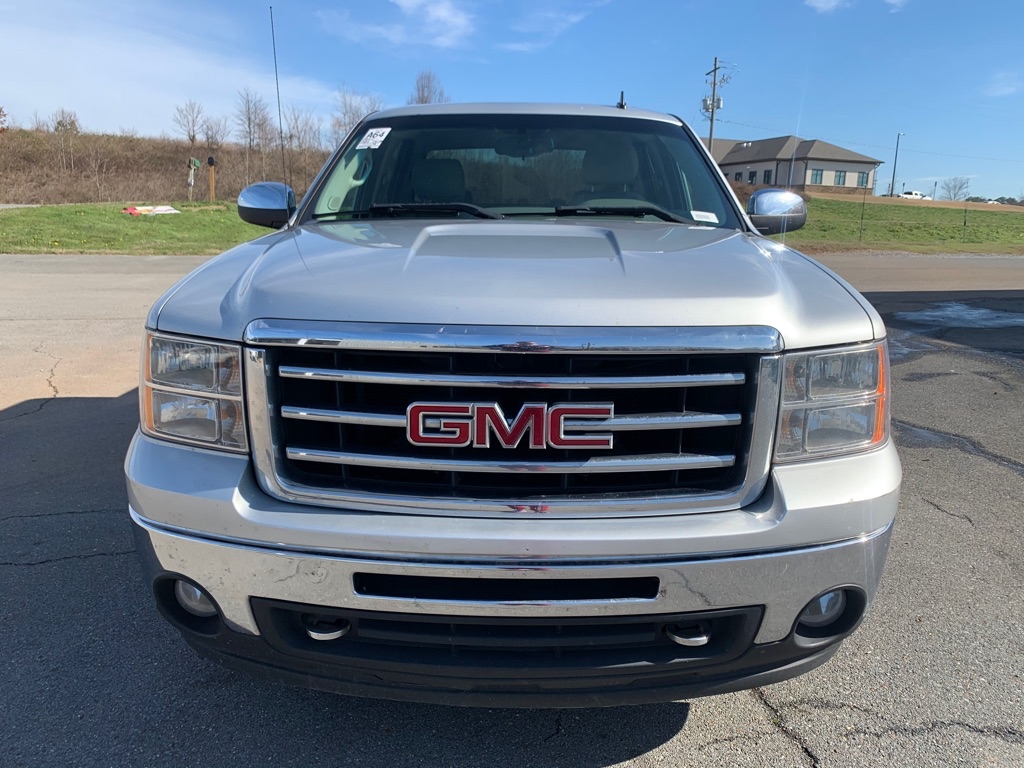 Photo 2 of this GMC SIERRA