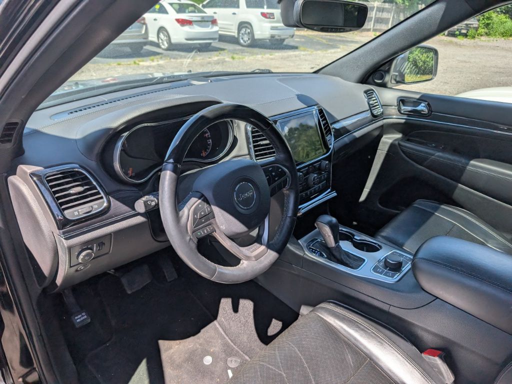 Photo 8 of this JEEP GRAND CHEROKEE