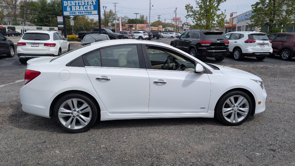Photo 8 of this CHEVROLET CRUZE