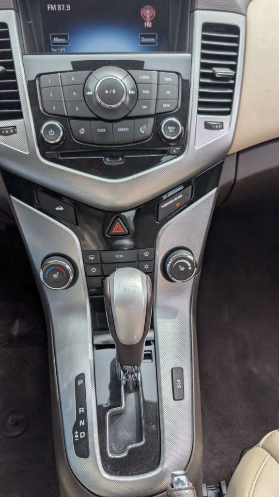 Photo 17 of this CHEVROLET CRUZE