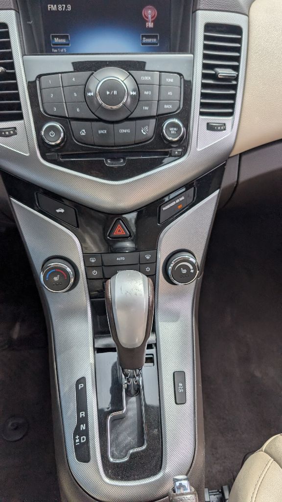Photo 15 of this CHEVROLET CRUZE