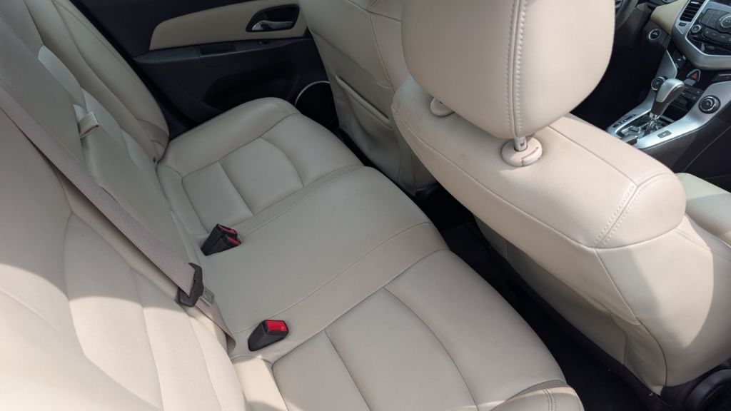 Photo 10 of this CHEVROLET CRUZE