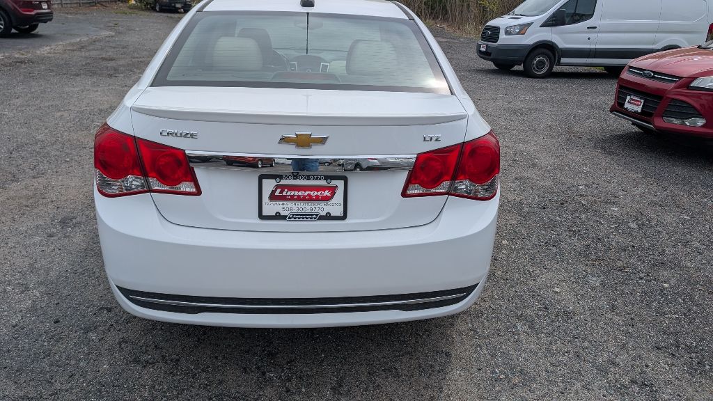 Photo 6 of this CHEVROLET CRUZE