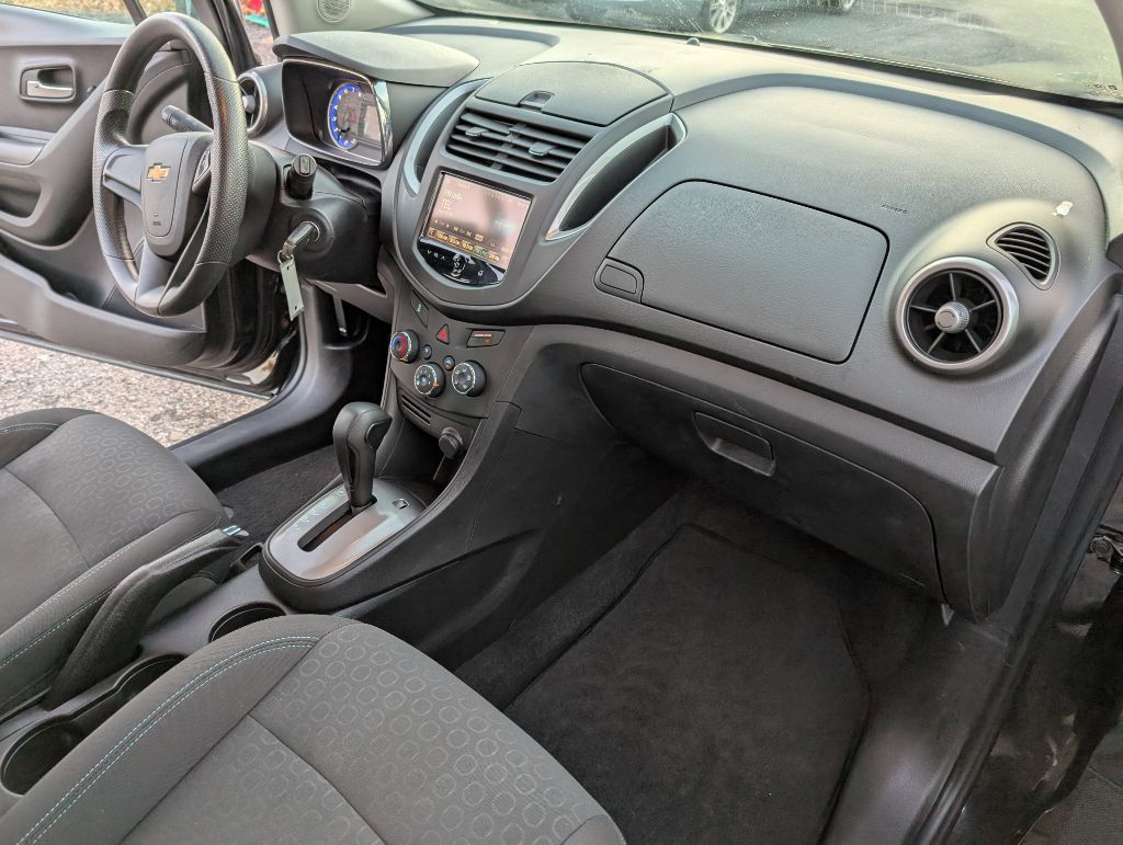 Photo 8 of this CHEVROLET TRAX