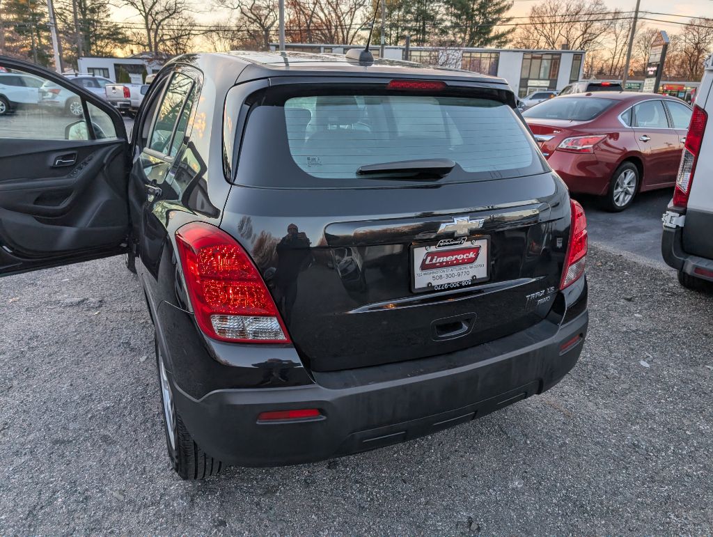 Photo 6 of this CHEVROLET TRAX